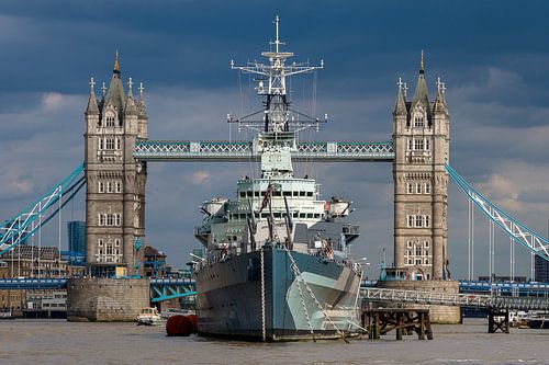 Tower Bridge &amp ; HMS Belfast, en croisière sur la Tamise