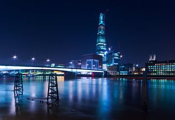 Le Shard en bleu / Londres sur Rob de Voogd / zzapback