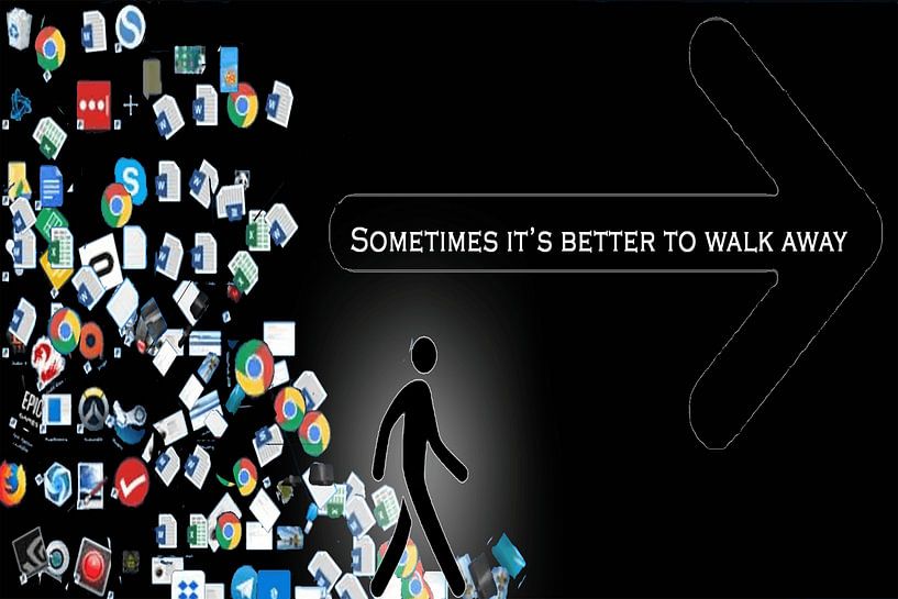 Sometimes it's better to walk away - in color van Myrthe van Wijk