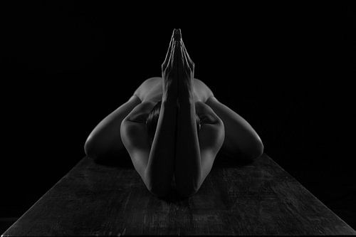 Künstlerisches Aktsymmetriemodell in Schwarzweiss von Arjan Groot