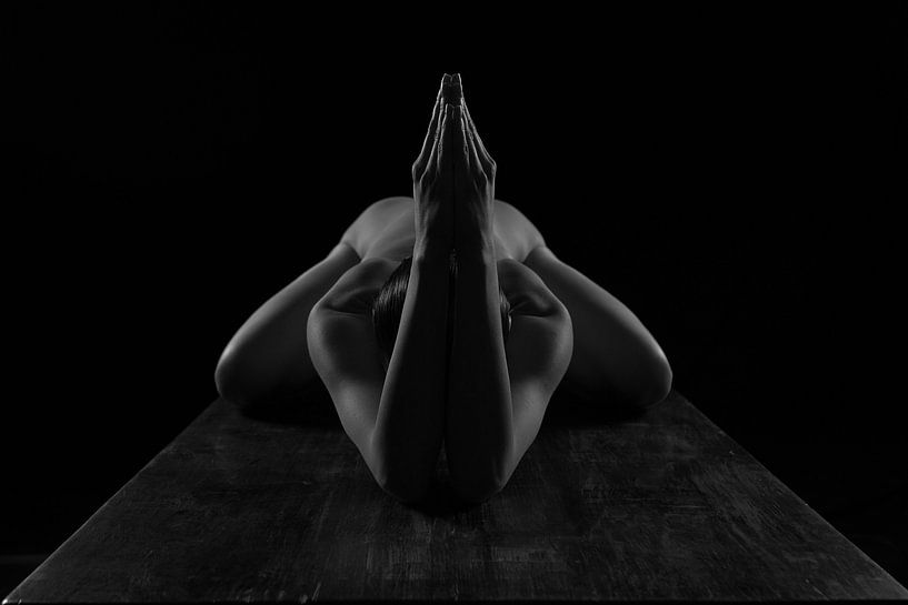 Künstlerisches Aktsymmetriemodell in Schwarzweiss von Arjan Groot