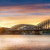 Skyline de la ville de Cologne au coucher du soleil. sur Voss Fine Art Fotografie