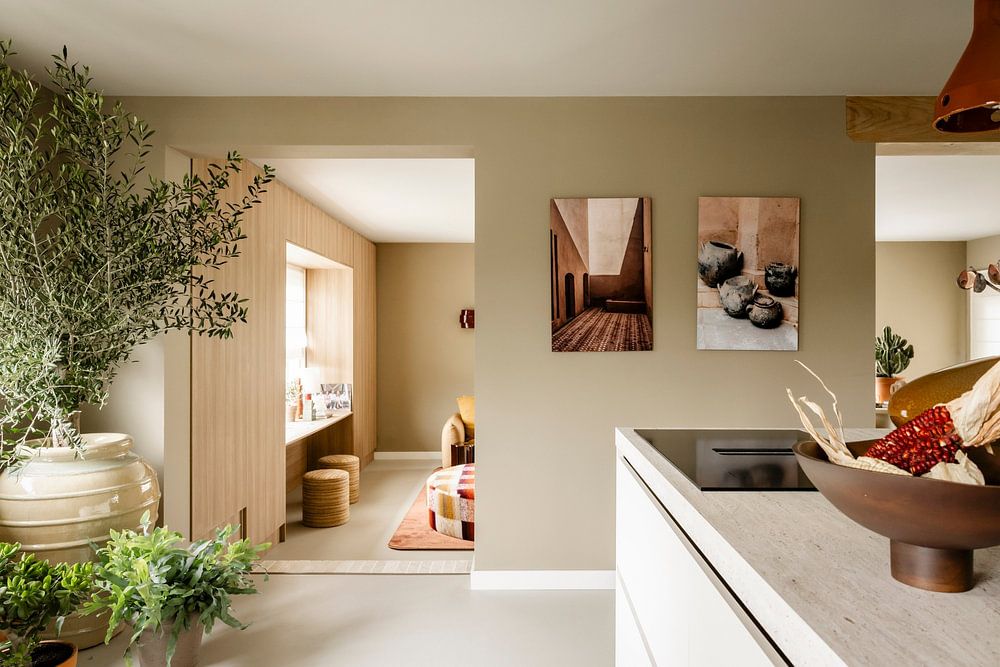 Keramik in Erdtönen | Ourika Marrakesch Marokko | Stilllebenfotografie von Raisa Zwart Reisefotografiedrucke