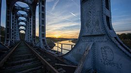 De oude treinbrug by Geert den Tek
