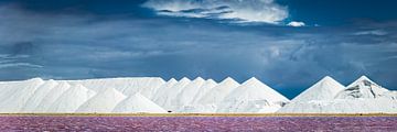 Montagnes de sel sur l'île de Bonair, dans les Caraïbes.