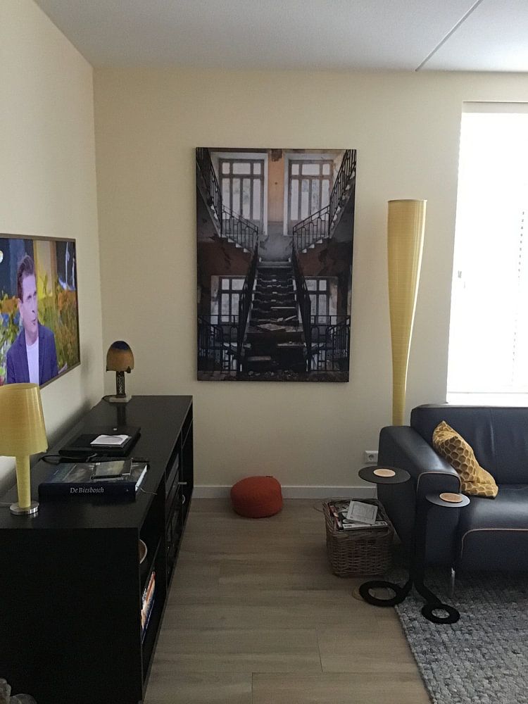 Verlassenes Treppenhaus.  von Roman Robroek – Fotos verlassener Gebäude 