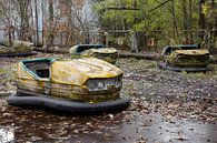 Een botsauto op de kermis van Pripyat van Tim Vlielander thumbnail