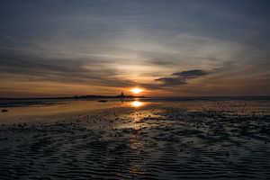 Superschöner Sonnenuntergang über dem Strand