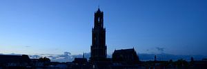 Paysage urbain avec la tour Dom et l'église Dom à Utrecht sur Donker Utrecht