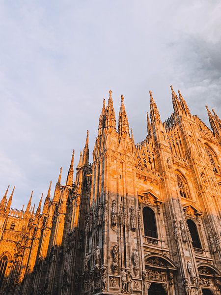 Milan by Hello Pompoyo