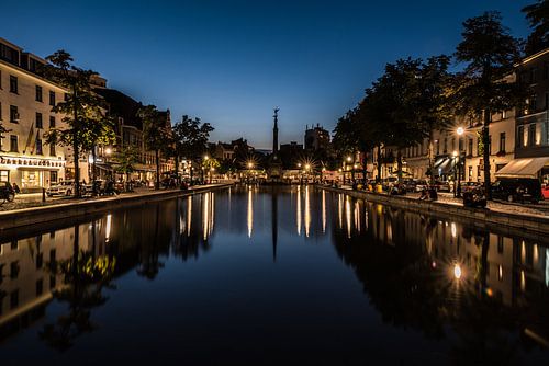 Nachtelijke spiegelingen aan de vismarkt