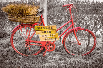 Rotes altes Sepia-Fahrrad
