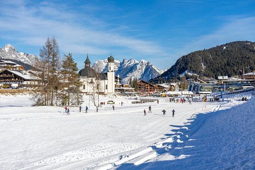 Domaine skiable dans les montagnes autrichiennes à Seefeld Tyrol
