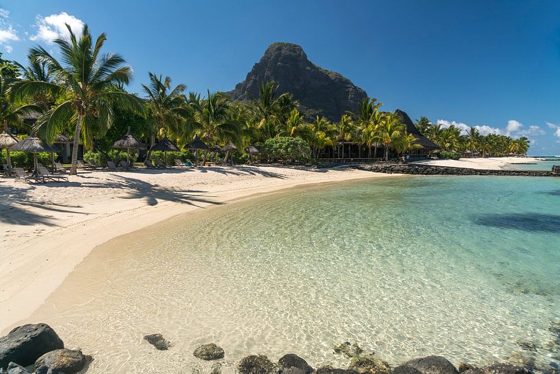Dream beach Mauritius by Peter Schickert