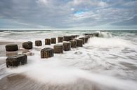 Buhnen an der Küste der Ostsee an einem stürmischen Tag von Rico Ködder Miniaturansicht