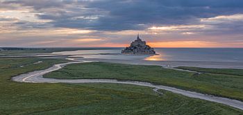 Mont Saint-Michel bij zonsondergang
