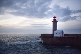 Lighthouse near Porto by Manon Sloetjes