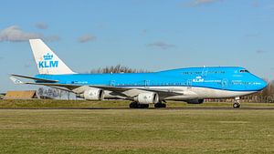 Rollende KLM Boeing 747-400 Passagiermaschine.