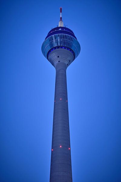 Rheinturm in Düsseldorf von 77pixels