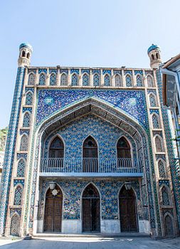 Fassade der farbenfrohen Juma-Moschee in Tiflis, Georgien