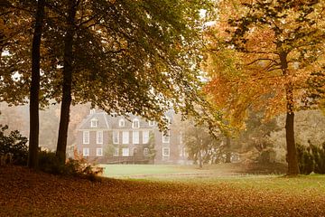 Autumn at de Wiersse castle by Ada Zyborowicz