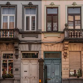 Kleurrijke, statige herenhuizen in Gent, België van Koen Lipman