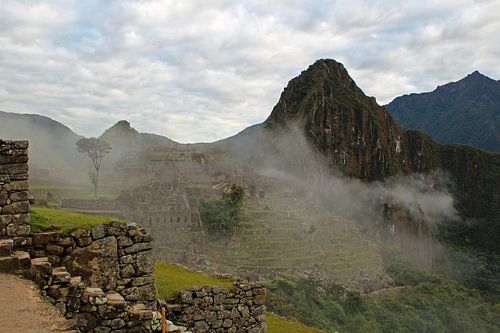 Machu Picchu in de wolken