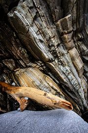 Bois et pierre dans le Val Verzasca, Suisse