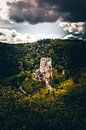 Kasteel Eltz in duitsland prachtig gelegen in de vallei van Fotos by Jan Wehnert thumbnail