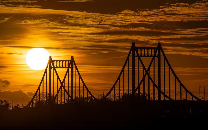 Krefeld-Uerdinger-Brücke, Niederrhein, Deutschland von Alexander Ludwig