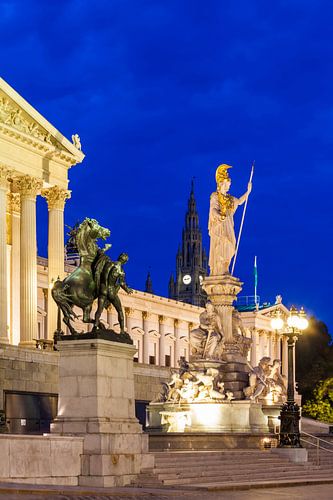 Het parlement in Wenen 's nachts