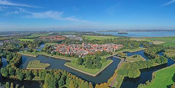 Luchtfoto van de vestingsstad Naarden in Nederland van Eye on You