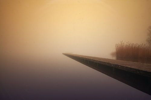Zonsopkomst aan het Zuidlaardermeer, in de mist