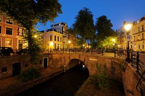 Paulusbrug over de Nieuwegracht in Utrecht van Donker Utrecht