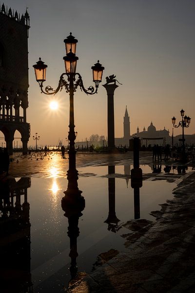 Sonnenaufgang am Markusplatz in Venedig von Andreas Müller