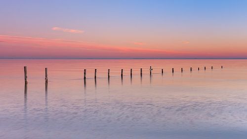 Met de voetjes in het roze water!