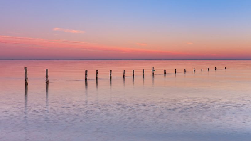 With the feet in the pink water! by Karin de Bruin