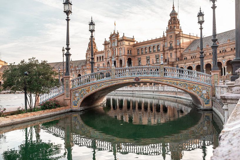 Die Brücken der Plaza de España | Sevilla | Spanien | Reisefotografie von Laura Dijkslag