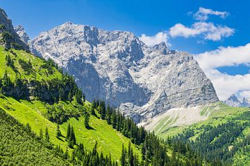 Landschap in het Rißtal bij de Eng Alm in Oostenrijk van Rico Ködder