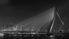 Erasmus brug - zwart wit van STEVEN VAN DER GEEST