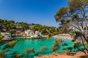 Spanien Mittelmeer, schöne Strandbucht von Cala Santanyi, Mallorca Balearische Inseln