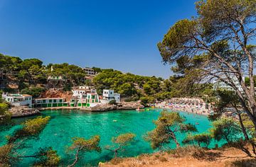 Spanje Middellandse Zee, prachtig strand baai van Cala Santanyi, Mallorca Balearen van Alex Winter