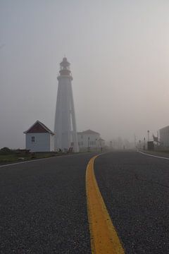 Le phare un matin de brouillard sur Claude Laprise