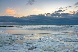 Am Strand von Margreet Frowijn