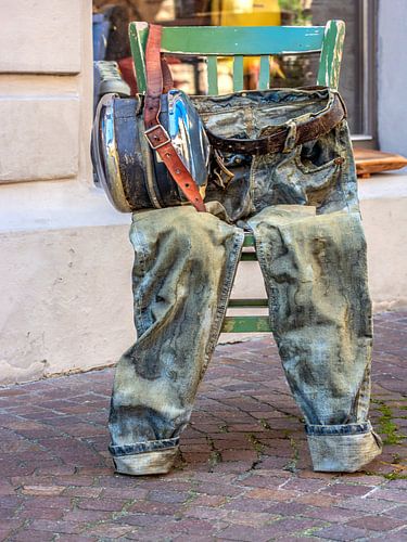 CONSTANCE : DE OUDE EN UITGEWASSEN JEANS