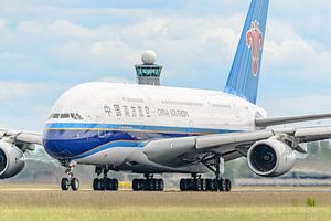 Take-off China Southern Airlines Airbus A380. van Jaap van den Berg