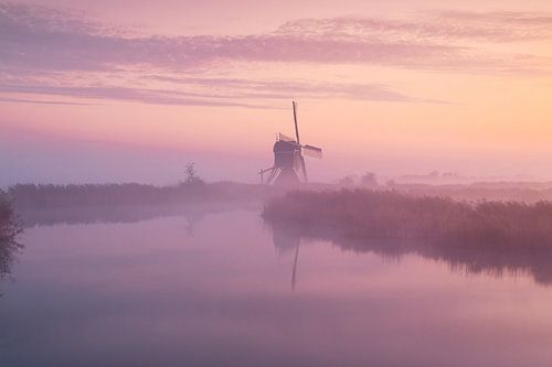 Broekmolen in Streefkerk tijdens zonsopkomst