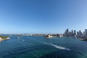 Sydney skyline met Opera House en circular quay. Een van de meest herkenbare bezienswaardigheden van van Tjeerd Kruse