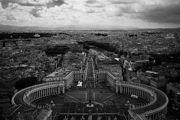 Uitzicht over Vaticaan en Rome van Ben Hoedt