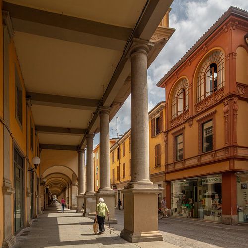 Galerie im Zentrum von Tortona von Joost Adriaanse